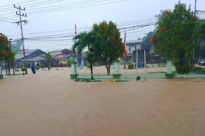 Hujan Lebat Sebabkan Banjir di Singkawang, Warga Dihimbau Waspada