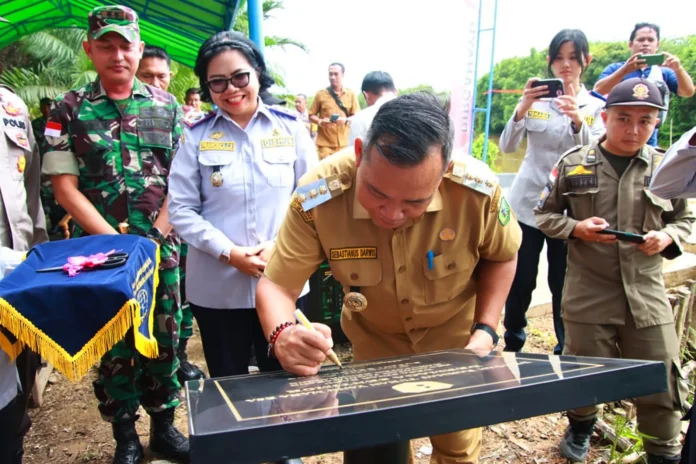 Resmikan Dermaga Sentimok, Bupati Bengkayang Harap Dorong Perekonomian Desa Sinar Baru