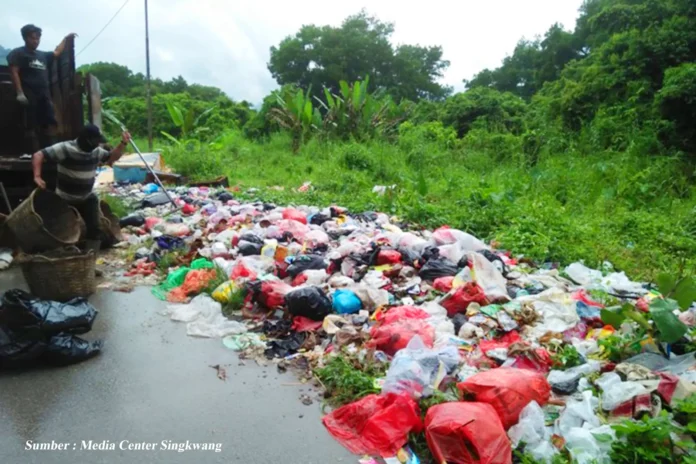 Sampah di Singkawang, Emy Hastuti: Warga Enggan Buang di TPS