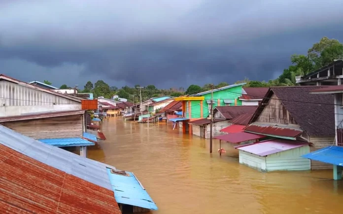 Banjir di Landak: 7 Kecamatan Terendam, Terparah Sejak 2008