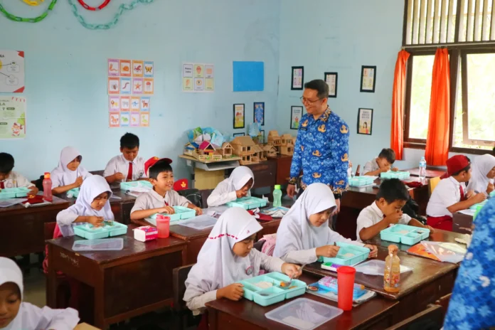 18 Sekolah di Singkawang Sasaran Program Makan Bergizi Gratis (MBG)