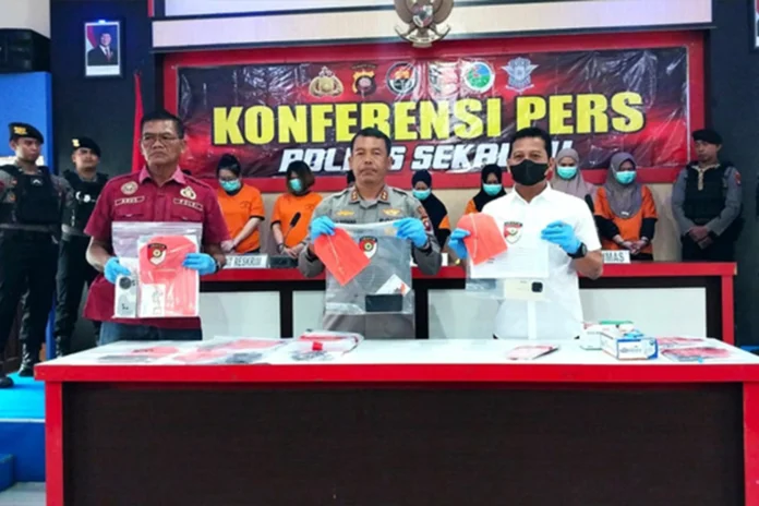 7 Orang Tersangka Penipuan Arisan Get di Sekadau