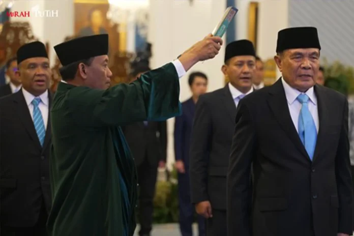 Pelantikan Menteri, Djamari Chaniago Jadi Menko Polkam