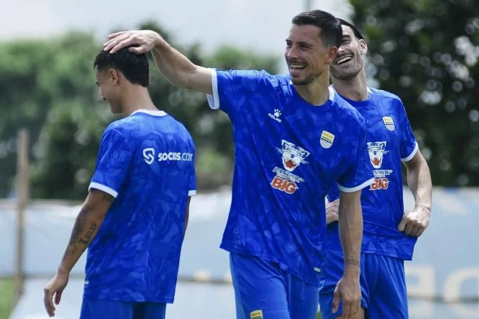 Persib Bandung vs Persebaya, Thom Haye Jalani Latihan Perdana