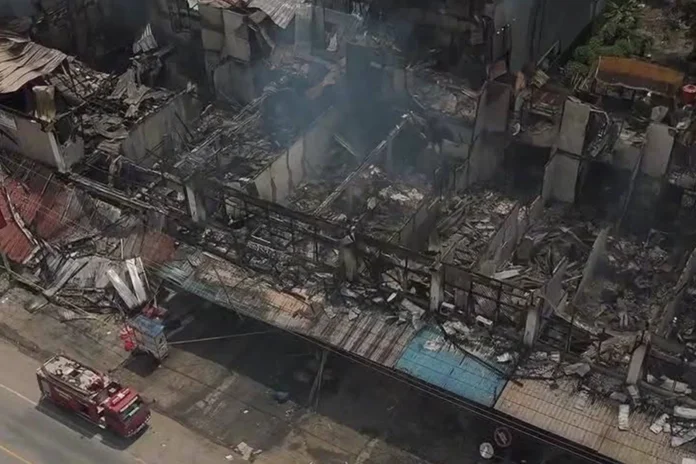 pasar-bodok-sanggau-dilahap-sijago-merah-10-ruko-hangus Pasar Bodok Sanggau Dilahap Sijago Merah, 10 Ruko Hangus