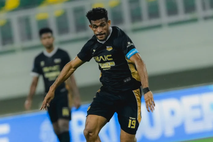 Ricky Kambuaya Menerima Serangan Rasial Setelah :awan Persib Bandung